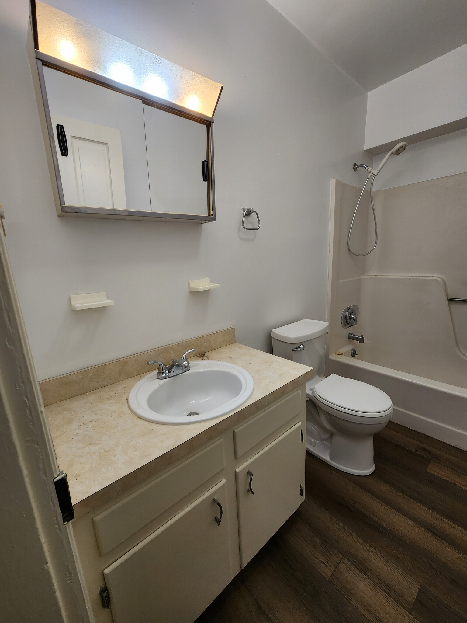 Building Photo - 125 Peyton St