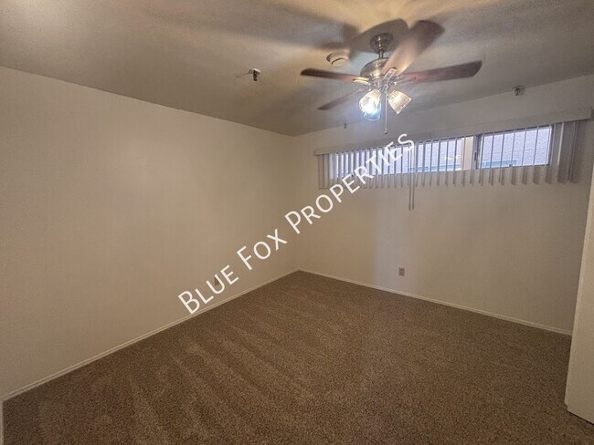 Building Photo - 2601 W Broadway Blvd