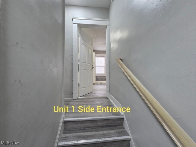 Building Photo - 3658 W 58th St