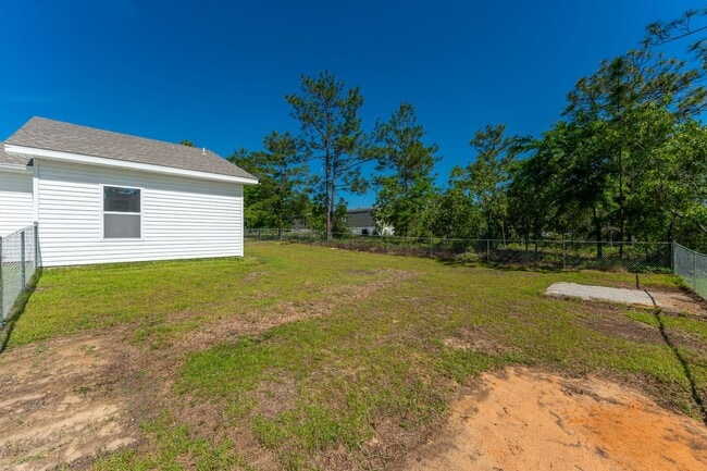 Building Photo - 3 bedroom 2.5 bathroom