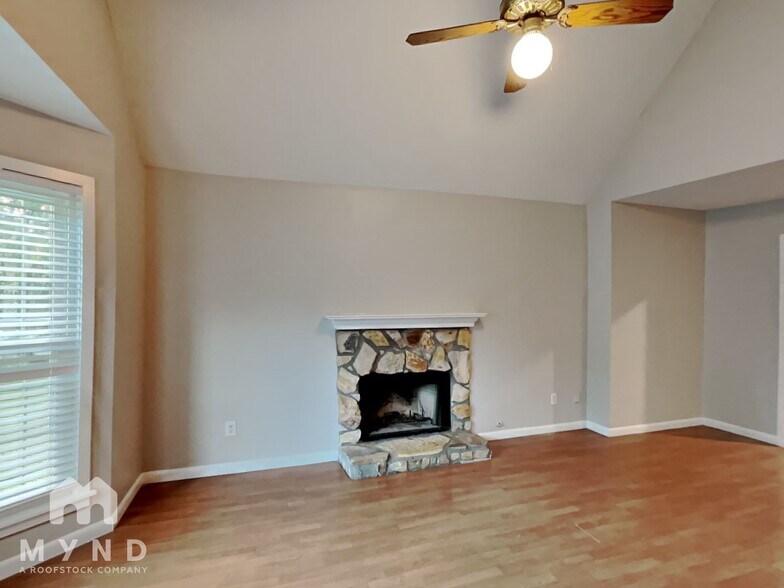 Building Photo - 1380 Paddocks Way