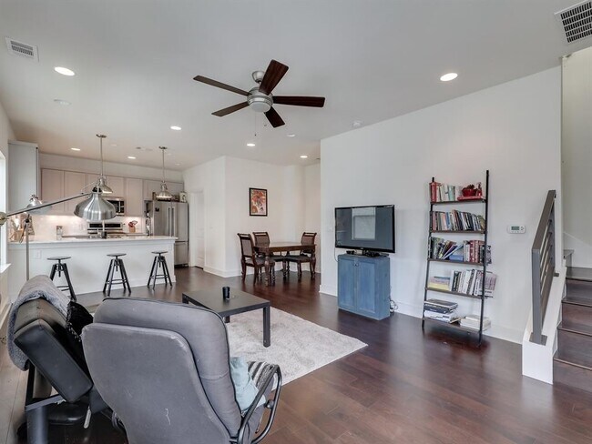 Building Photo - 1109 Euphoria Bend