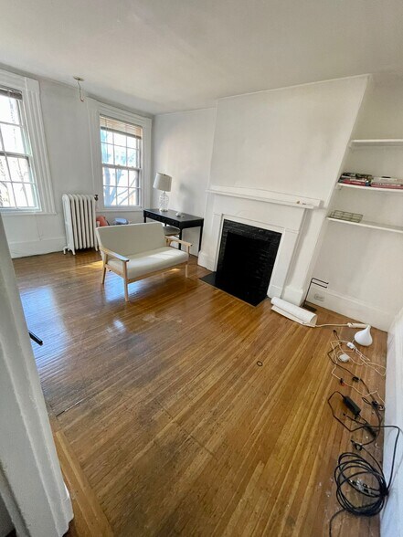 Primary Photo - 63 Russell St