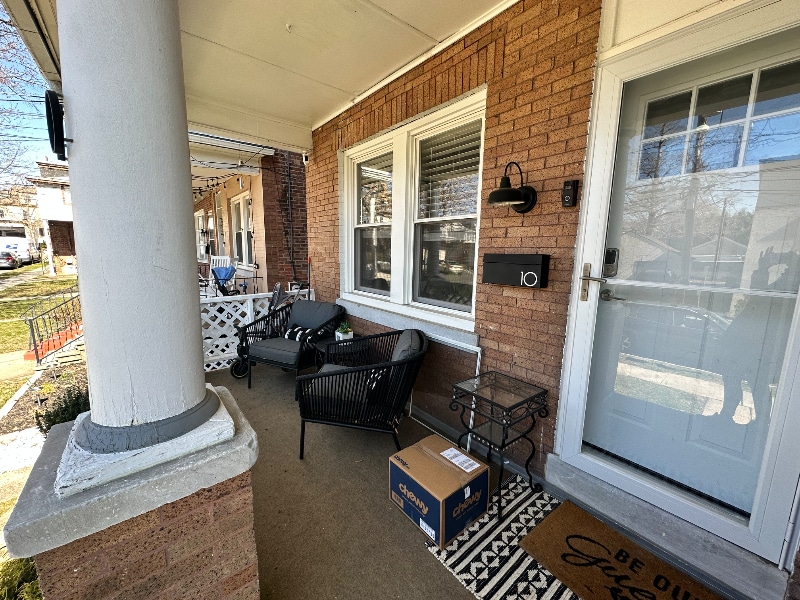 Building Photo - 10 W Knight Ave