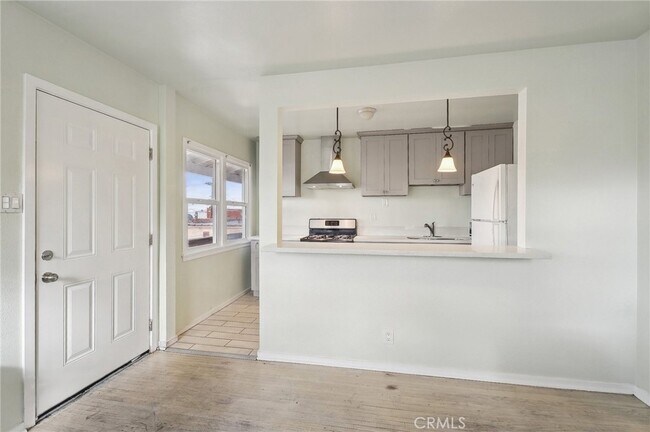Building Photo - 122 W 110th St