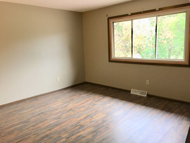 Building Photo - 8016/8020 Zane Avenue North