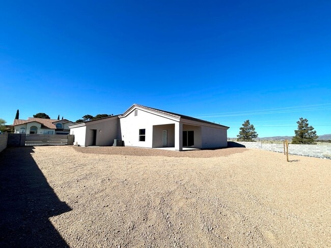 Building Photo - Beautiful 2024 Built 3 Bedroom 2 Bath Home...