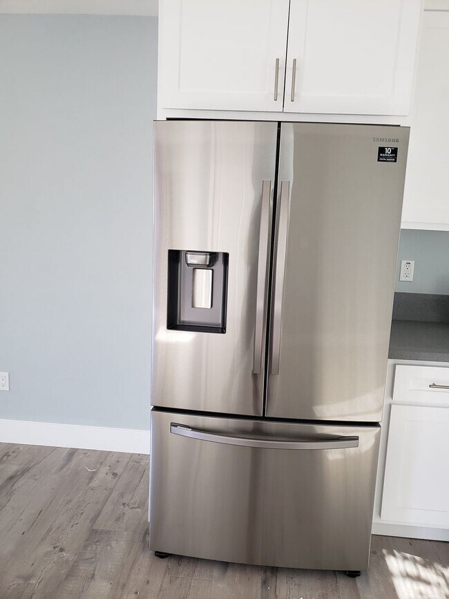 Building Photo - 33(1635)