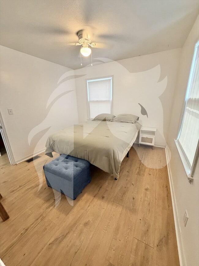 Building Photo - "Furnished 2-Bedroom Enid Retreat with Vintage Charm!"