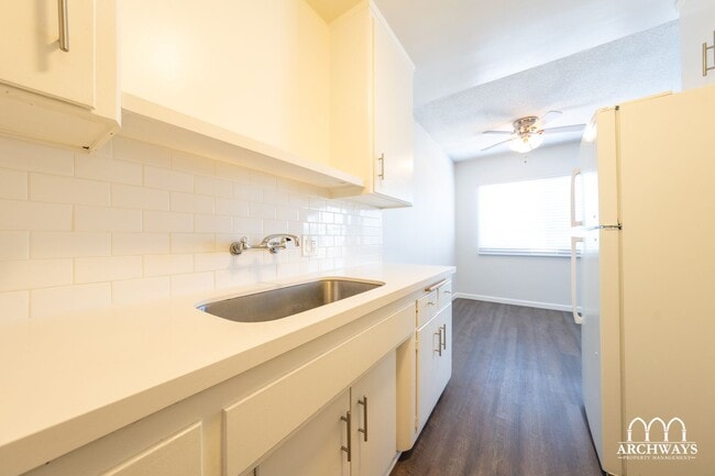 Building Photo - ~ Beautiful and Spacious 1 bd/1bath in Santa Monica ~