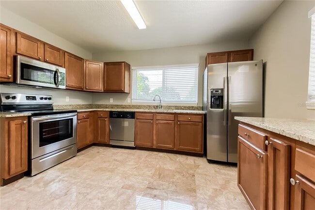 Building Photo - 4223 W Grace St