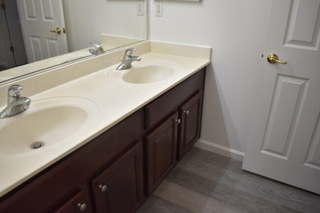 Building Photo - 1234 Catalina Dr