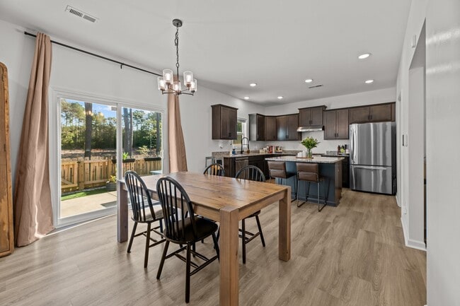 Building Photo - 109 Station Yard Rd