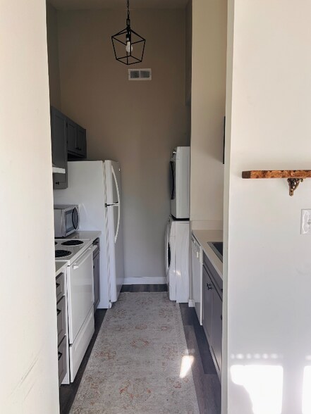 Building Photo - 3511 Irvington Ct