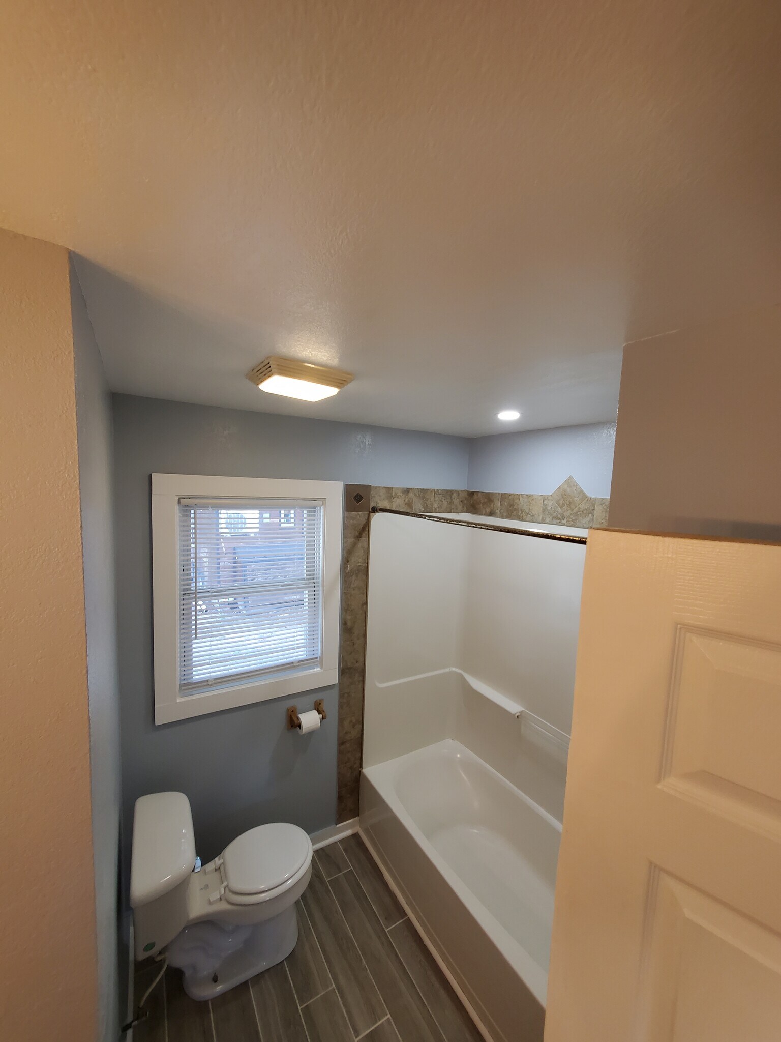 Building Photo - 121 Avery St