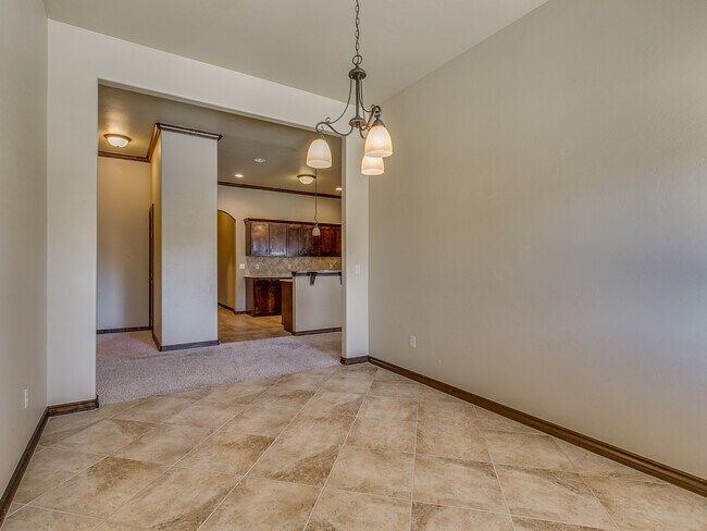 Building Photo - Highly Sought After Stonebridge Addition +...