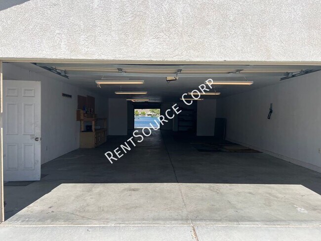 Building Photo - 3 Bedroom Home For Rent in Yermo Calico La...