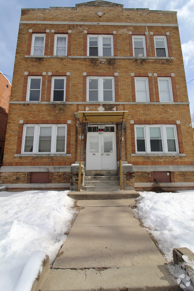 Building Photo - 142-144 Clark St