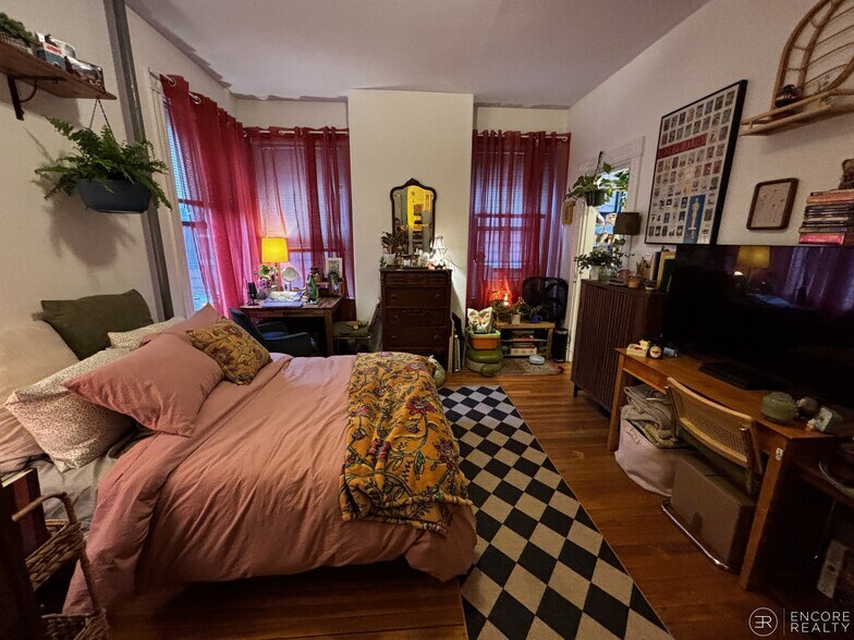 Building Photo - 16 Davis Ave