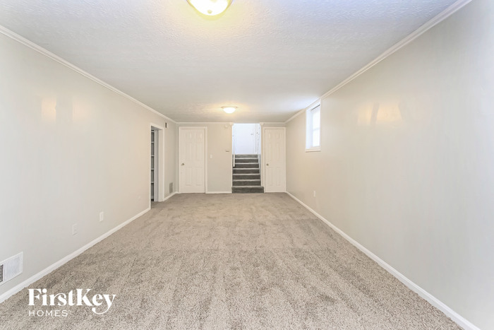 Building Photo - 8650 Lighthorse Dr