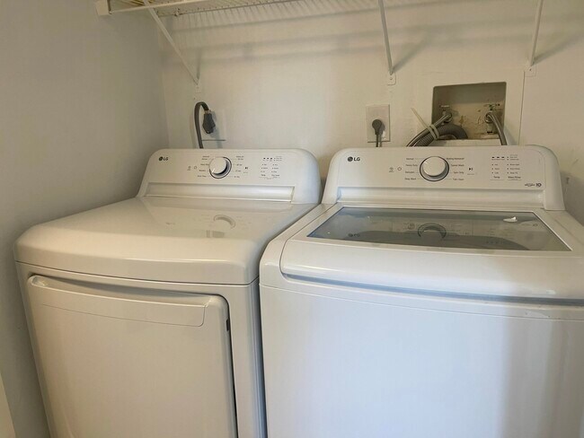 Building Photo - 3445 NW 44th St