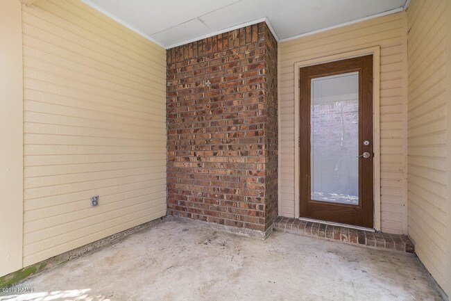 Building Photo - 142 Sandest Dr