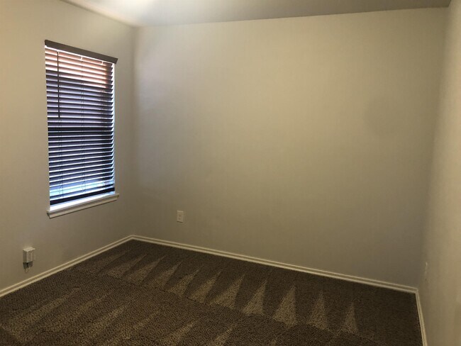 Building Photo - 11017 NW 98th St