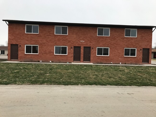 Building Photo - 304 Biggs Dr