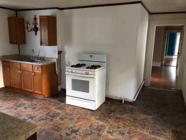 Building Photo - 21 Pleasant St