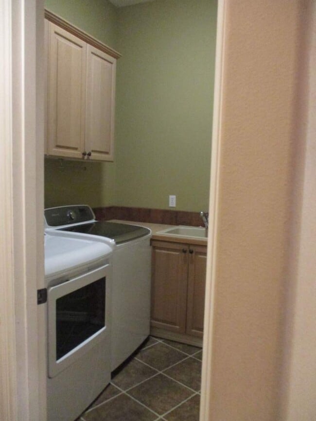Building Photo - Beautiful 3 Bedroom Home in Gig Harbor