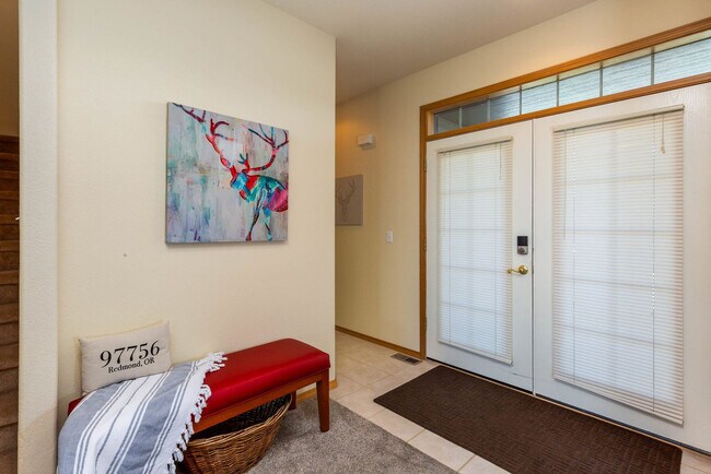 Building Photo - 951 Golden Pheasant Dr