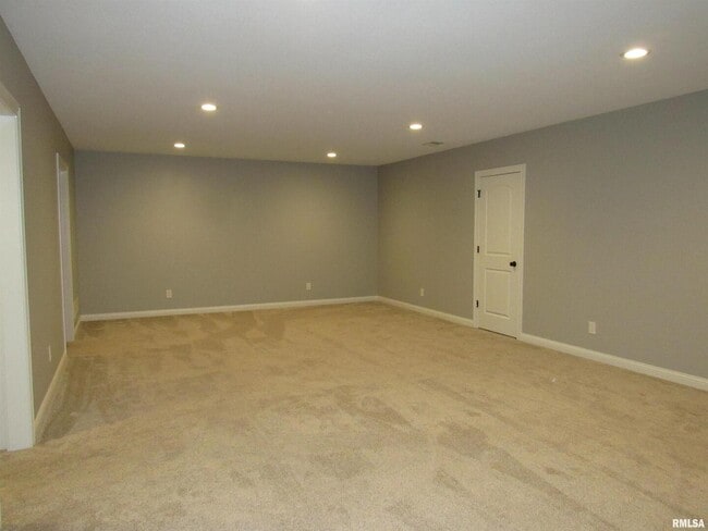 Building Photo - 1659 Celtic Ct