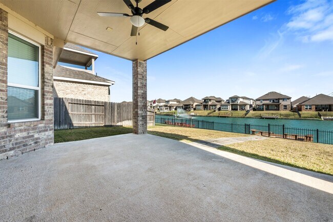 Building Photo - 3506 Lake Bella Megan Dr