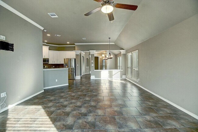 Building Photo - 7637 Cattlemen Dr