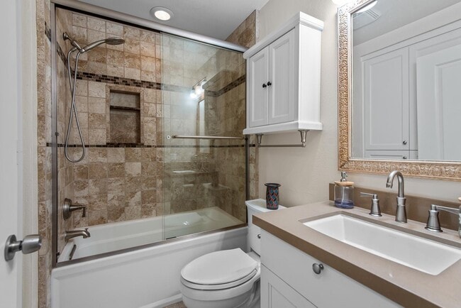 Building Photo - 314 Via Colinas