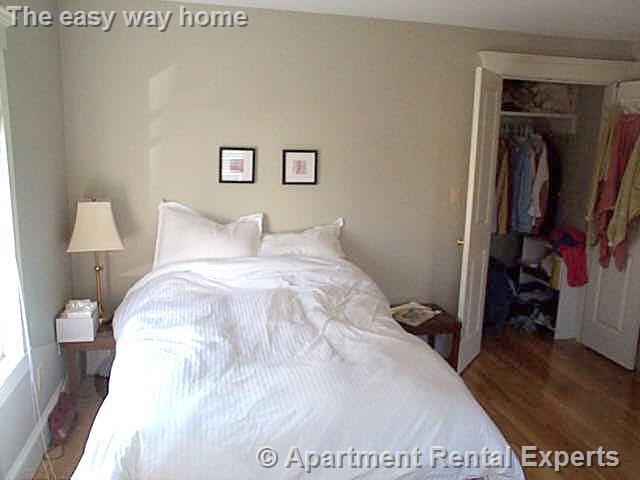 Building Photo - 117 Columbia St