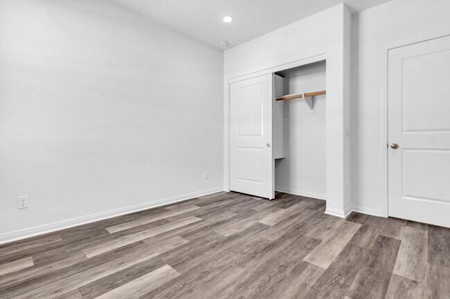 Building Photo - 110 Okra