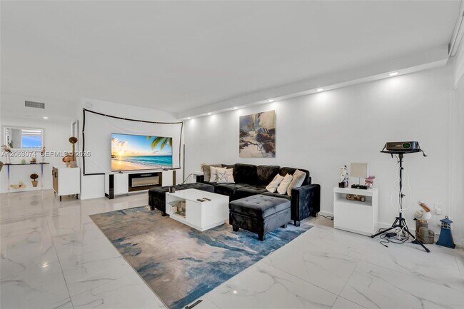 Building Photo - 18071 Biscayne Blvd
