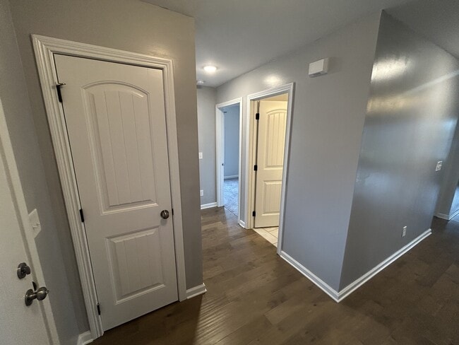 Building Photo - 721 Tidwell Dr