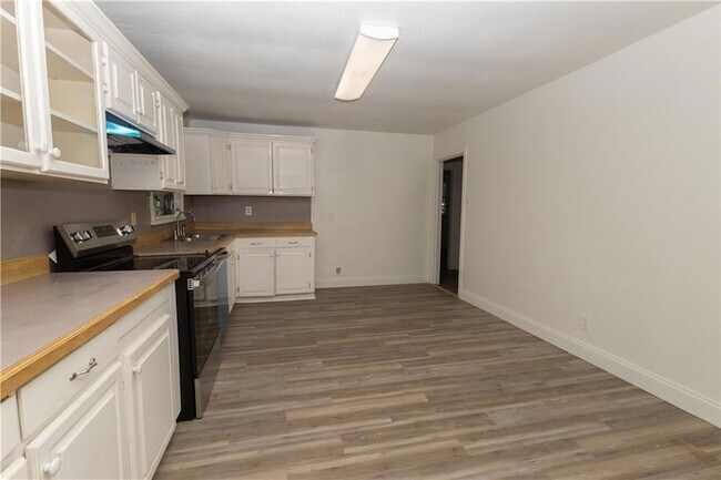 Building Photo - 59086 Dogwood Ln