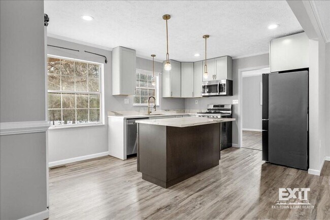 Building Photo - Welcome To This Smart 3 Bedroom, 1.5 Bath Home in Clarksville, VA!