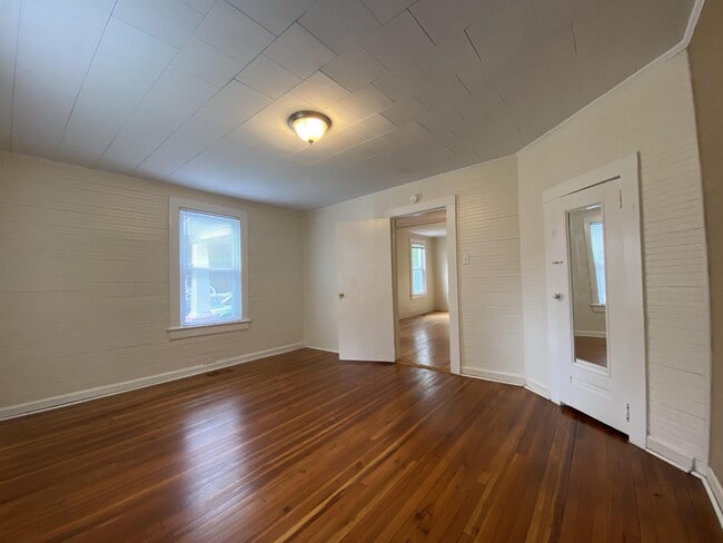 Building Photo - 1807 House Ave