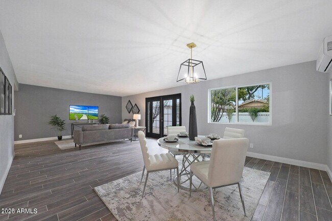 Building Photo - 8444 E Bonita Dr