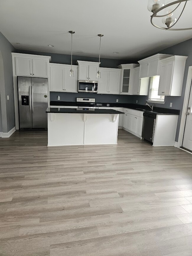 Building Photo - 281 Cypress Creek Dr NE