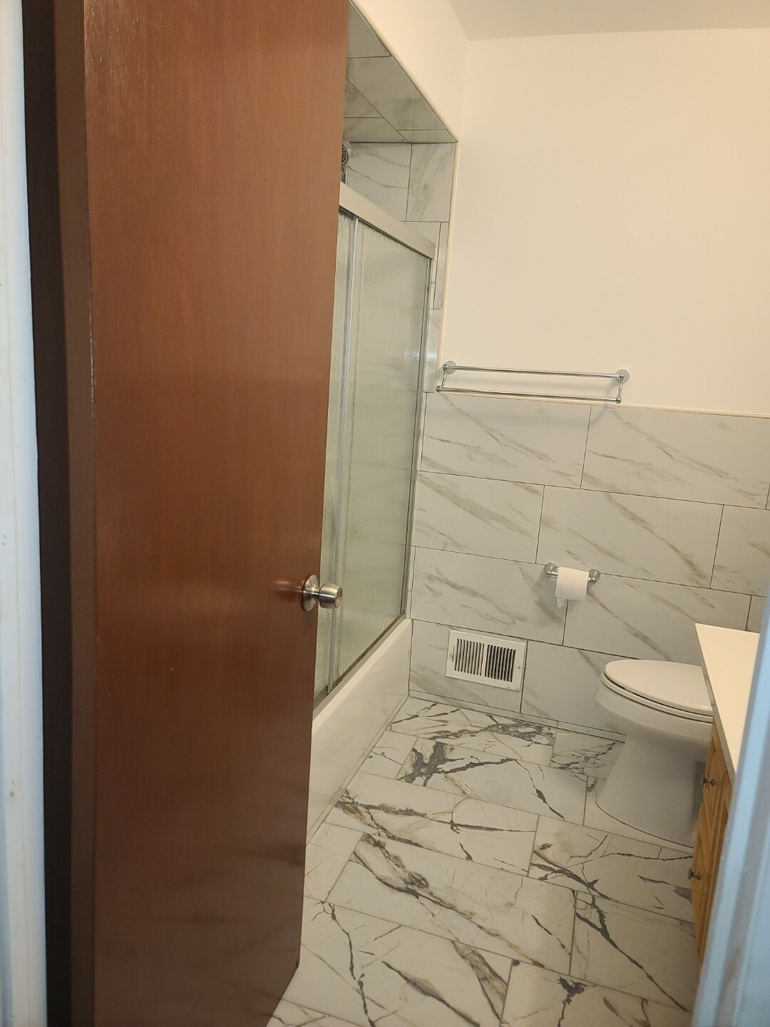 Building Photo - 213 E 9th Ave