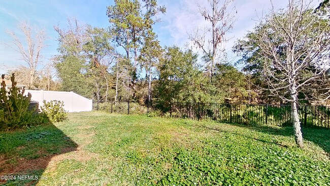 Building Photo - 10887 Ventnor Ave