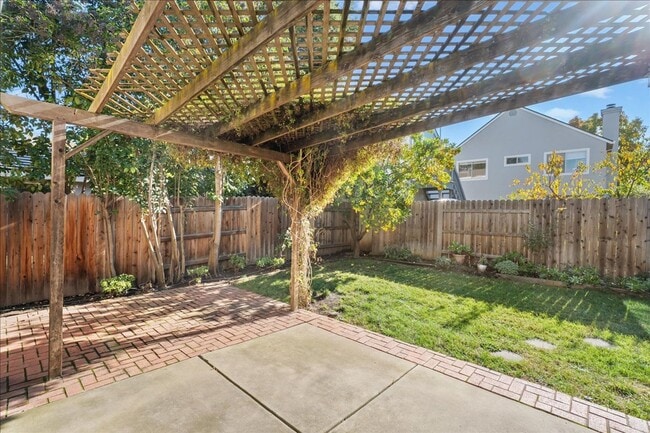 Building Photo - 3424 Babson Dr