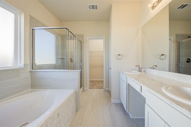 Building Photo - 10902 Granite Chief Dr