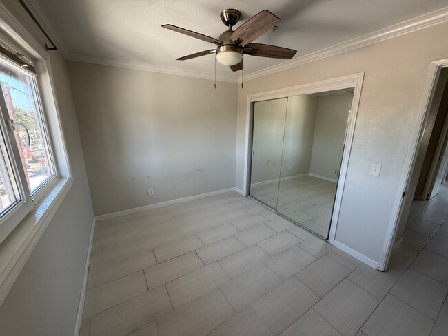 Building Photo - Modern 3 Bedroom, 2.5 Bath Two-Story Townh...