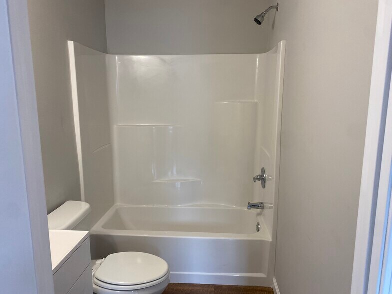 Building Photo - 90 Crabapple Rdg